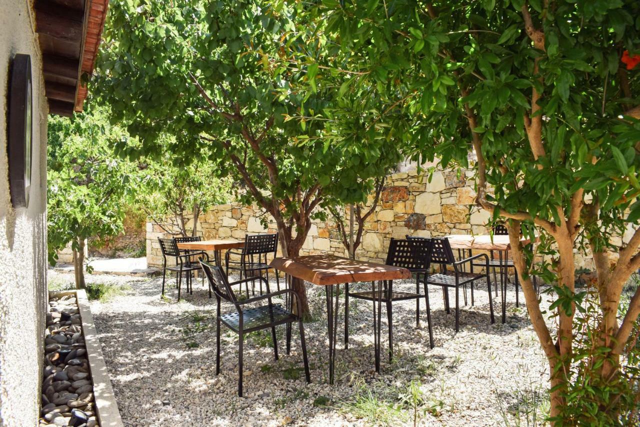 Monastery Estate Guesthouse Soúgia Buitenkant foto